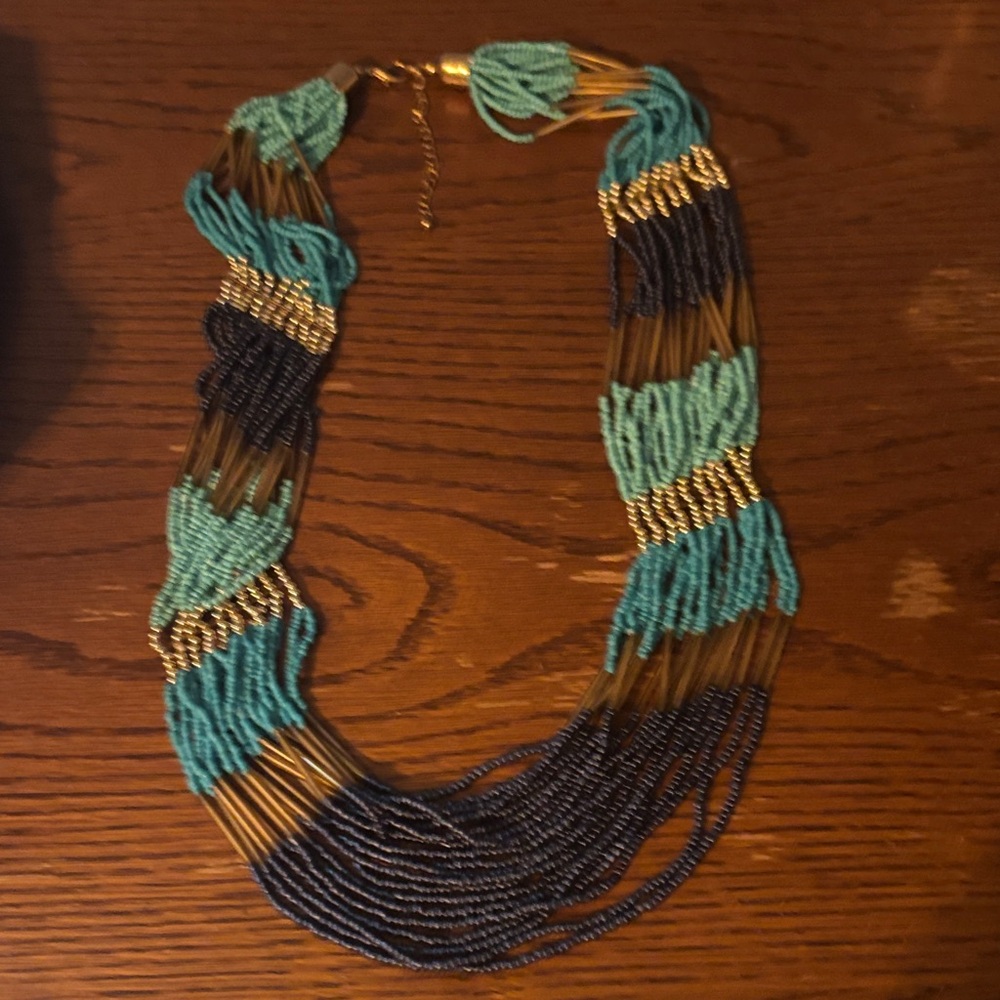 Elegant Multicolor Beaded Necklace - Picture 1 of 4